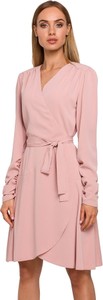 Różowa sukienka MOE mini kopertowa z długim rękawem