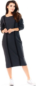 Czarna sukienka Awama z długim rękawem z okrągłym dekoltem z bawełny