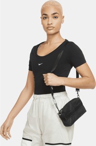 Czarna torebka Nike matowa w sportowym stylu na ramię