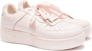 Różowe buty sportowe Millie & Co na platformie sznurowane w sportowym stylu