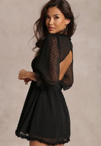 czarne sukienki z odkrytymi plecami - stylowo i modnie z Allani