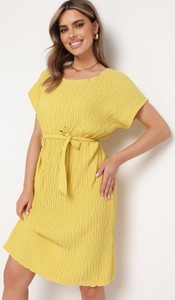 Żółta sukienka born2be w stylu casual z krótkim rękawem