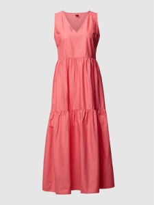 Różowa sukienka Hugo Boss z dekoltem w kształcie litery v