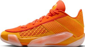 Pomarańczowe buty sportowe Jordan w sportowym stylu sznurowane
