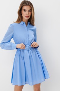 Niebieska sukienka Mohito z bawełny koszulowa mini