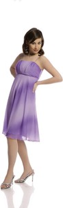 Fioletowa sukienka Fokus z szyfonu na ramiączkach rozkloszowana