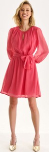 Różowa sukienka Top Secret z okrągłym dekoltem mini z długim rękawem