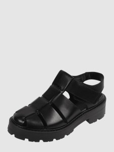 Czarne sandały Vagabond z płaską podeszwą w stylu casual