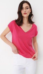 Różowy t-shirt Mohito w stylu casual z dekoltem w kształcie litery v z krótkim rękawem