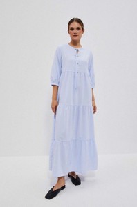 Niebieska sukienka Moodo.pl z okrągłym dekoltem trapezowa maxi
