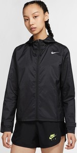 Czarna kurtka Nike w sportowym stylu wiatrówki