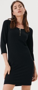 Czarna sukienka Sinsay ołówkowa z długim rękawem w stylu casual