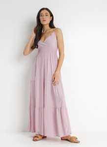 Różowa sukienka born2be maxi z dekoltem w kształcie litery v kopertowa