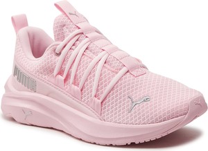 Różowe buty sportowe Puma sznurowane w sportowym stylu