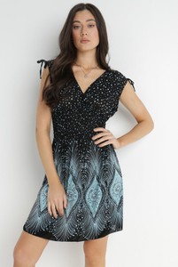 Granatowa sukienka born2be w stylu casual kopertowa z dekoltem w kształcie litery v