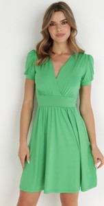 Zielona sukienka born2be kopertowa mini z krótkim rękawem