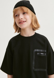 Czarna koszulka dziecięca Reserved dla chłopców z bawełny