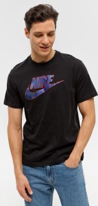 Czarny t-shirt Nike z krótkim rękawem w młodzieżowym stylu