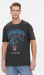 T-shirt Tommy Jeans w młodzieżowym stylu