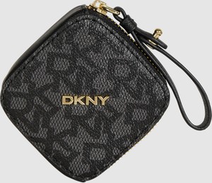 Czarna torebka DKNY mała matowa na ramię