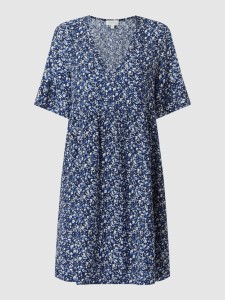 Niebieska sukienka ARMEDANGELS z dekoltem w kształcie litery v w stylu casual mini