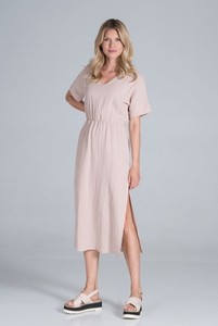 Różowa sukienka Figl maxi z bawełny z krótkim rękawem