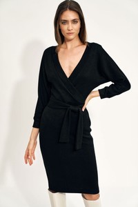Czarna sukienka Nife dopasowana w stylu casual midi