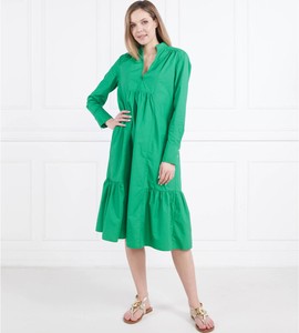 Zielona sukienka Marc O'Polo midi z dekoltem w kształcie litery v trapezowa