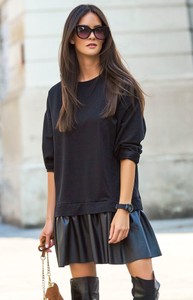 Czarna sukienka Numinou z długim rękawem mini w stylu casual