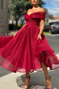 Czerwona sukienka IVET z tiulu z krótkim rękawem