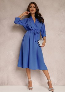 Niebieska sukienka Renee midi z długim rękawem kopertowa