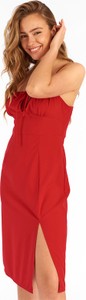 Czerwona sukienka Gate na ramiączkach z dekoltem w kształcie litery v