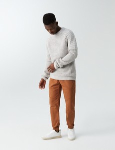 Sweter Diverse w stylu casual z okrągłym dekoltem