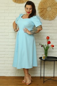 Niebieska sukienka KARKO z krótkim rękawem w stylu klasycznym dla puszystych