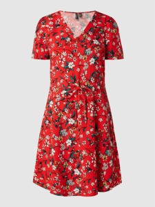 Sukienka Vero Moda z dekoltem w kształcie litery v mini z krótkim rękawem