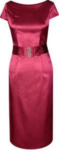 Czerwona sukienka Fokus midi dopasowana w stylu klasycznym
