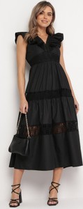 Czarna sukienka born2be z dekoltem w kształcie litery v