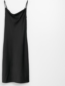 Czarna sukienka House na ramiączkach midi w stylu casual