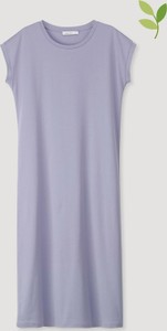 Fioletowa sukienka hessnatur z okrągłym dekoltem prosta z krótkim rękawem