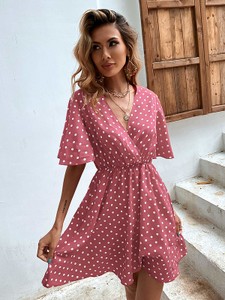 Różowa sukienka Pretty Summer w stylu casual z długim rękawem z dekoltem w kształcie litery v