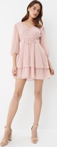 Różowa sukienka Mohito w stylu casual mini