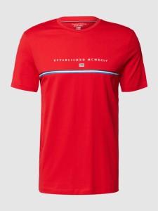 Czerwony t-shirt Christian Berg z nadrukiem w młodzieżowym stylu