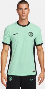 Zielony t-shirt Nike z krótkim rękawem w sportowym stylu