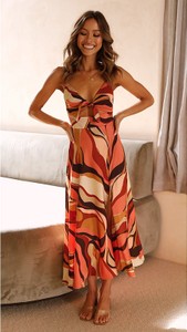 Sukienka Pretty Summer maxi z dekoltem w kształcie litery v na ramiączkach