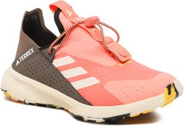 Pomarańczowe buty sportowe Adidas terrex w sportowym stylu