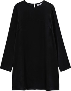 Czarna sukienka Mango z długim rękawem w stylu casual z okrągłym dekoltem