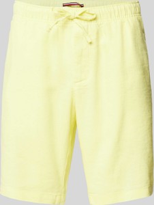 Żółte spodenki Tommy Hilfiger w sportowym stylu
