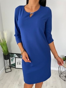Niebieska sukienka ModnaKiecka.pl w stylu klasycznym midi z długim rękawem