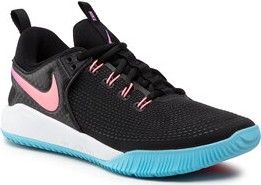 Czarne buty sportowe Nike sznurowane w sportowym stylu z płaską podeszwą