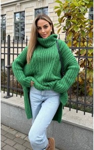 Zielony sweter J&k z wełny